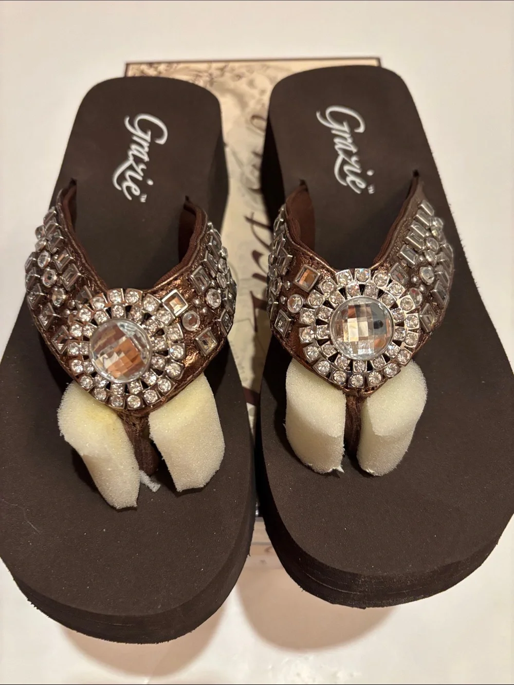 NWT Grazie Brown Jeweled Platform Thong Sandals 6 Sabina bronze hot! Bling